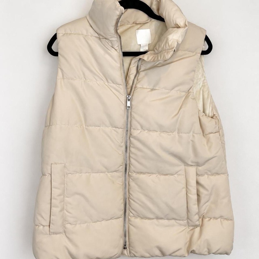 H&M Cream Fleece-Lined Puffer Vest | Size Medium